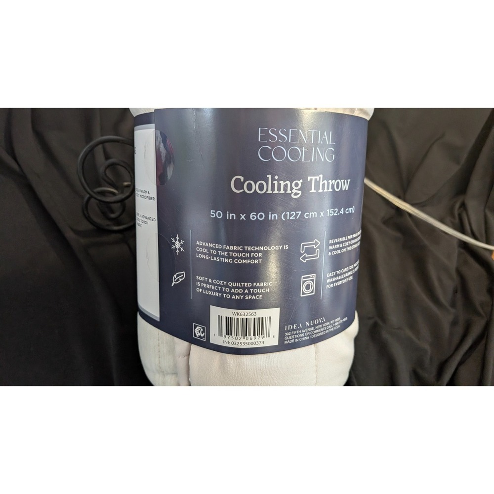 Essential Cooling Throw for All Seasons, Green, 50" x 60" - Picture 3 of 7